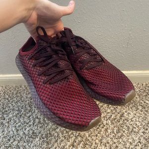 Men’s adidas tennis shoes